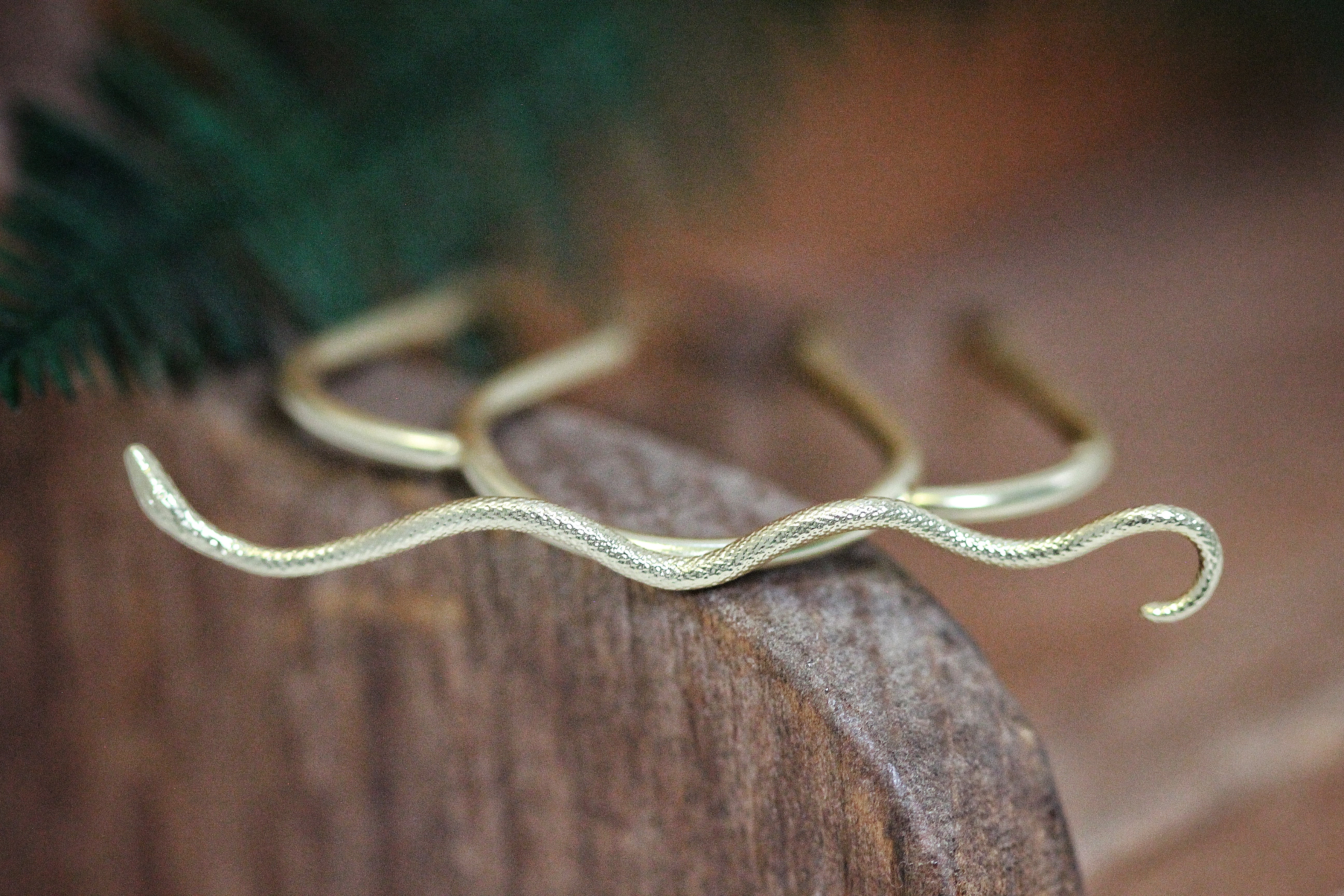 Swirly Snake Hair Prong