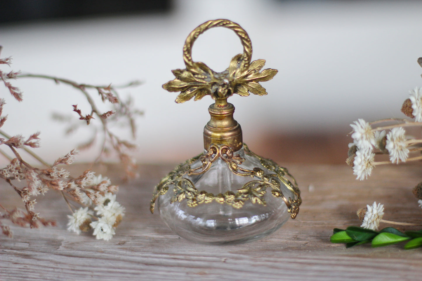 Antique Floral Berries Topper & Collar Perfume Bottle