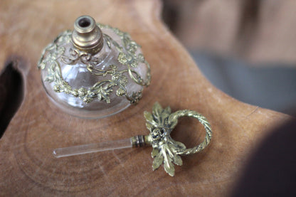 Antique Floral Berries Topper & Collar Perfume Bottle