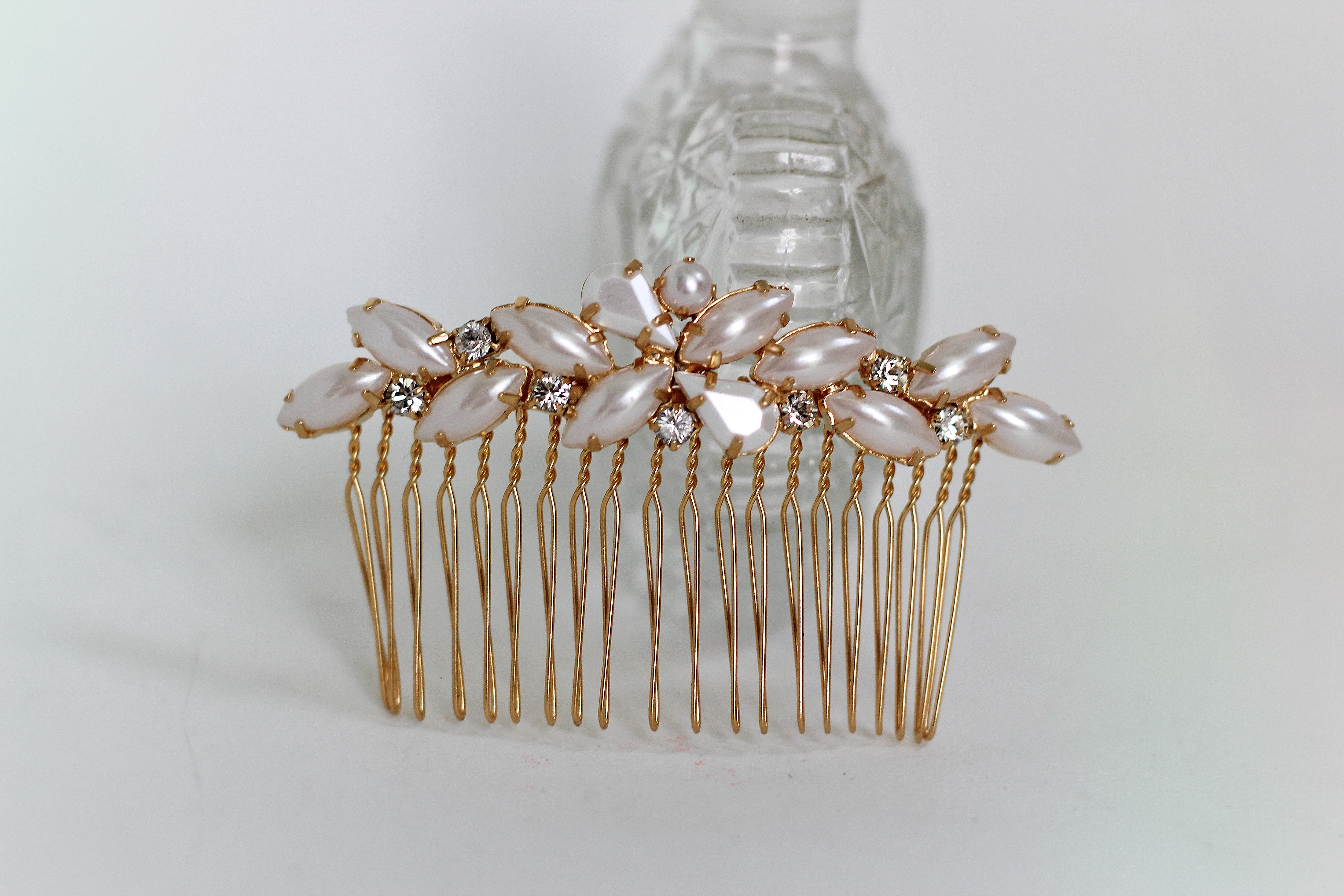 Preorder * Pearls & Crystals Cluster Hair Comb