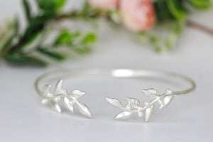 Twigs & Pearls Arm Band