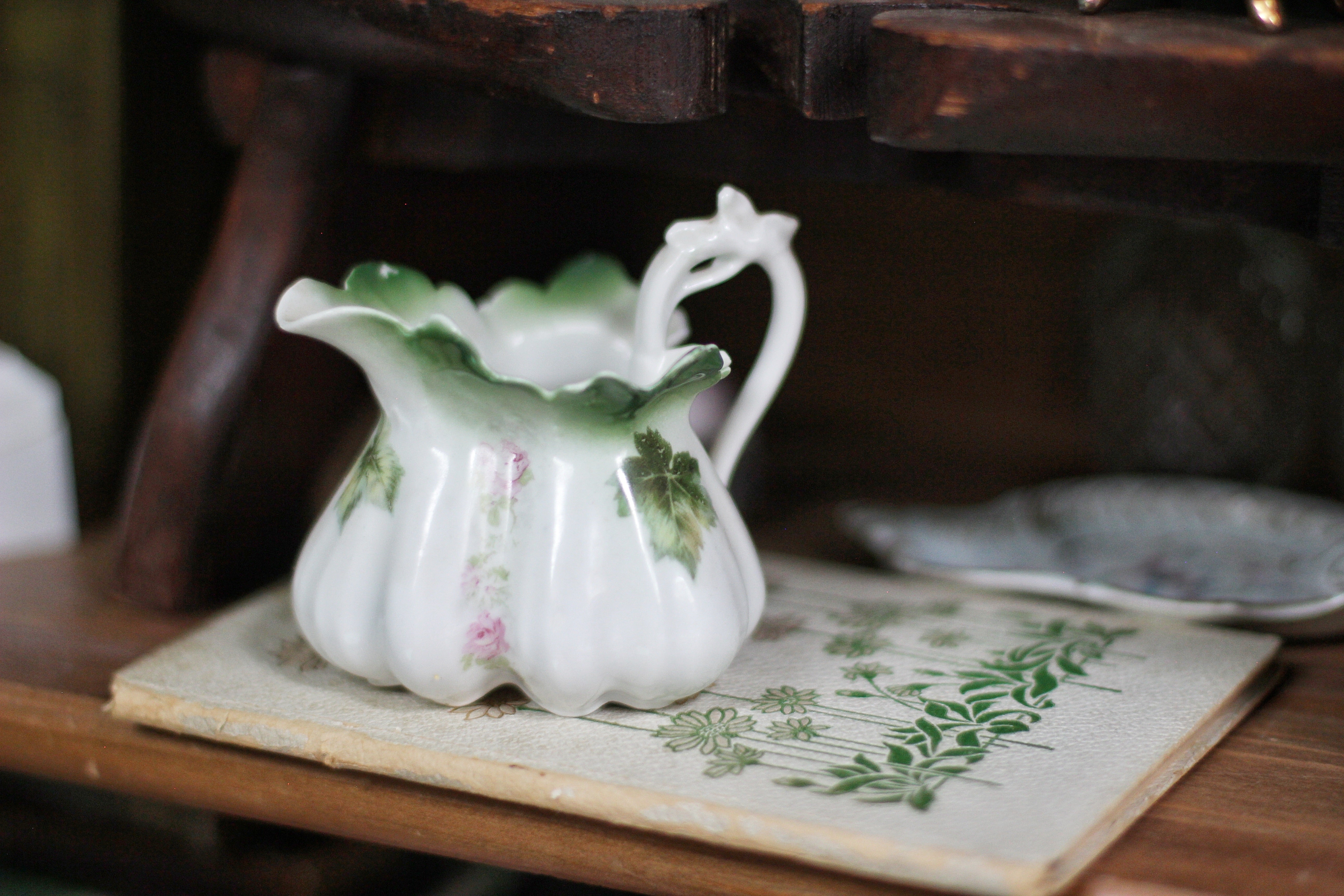 Vintage Floral Leaves Porcelain Dish