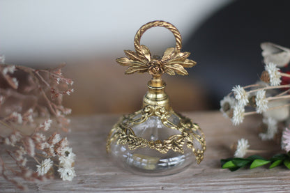Antique Floral Berries Topper & Collar Perfume Bottle