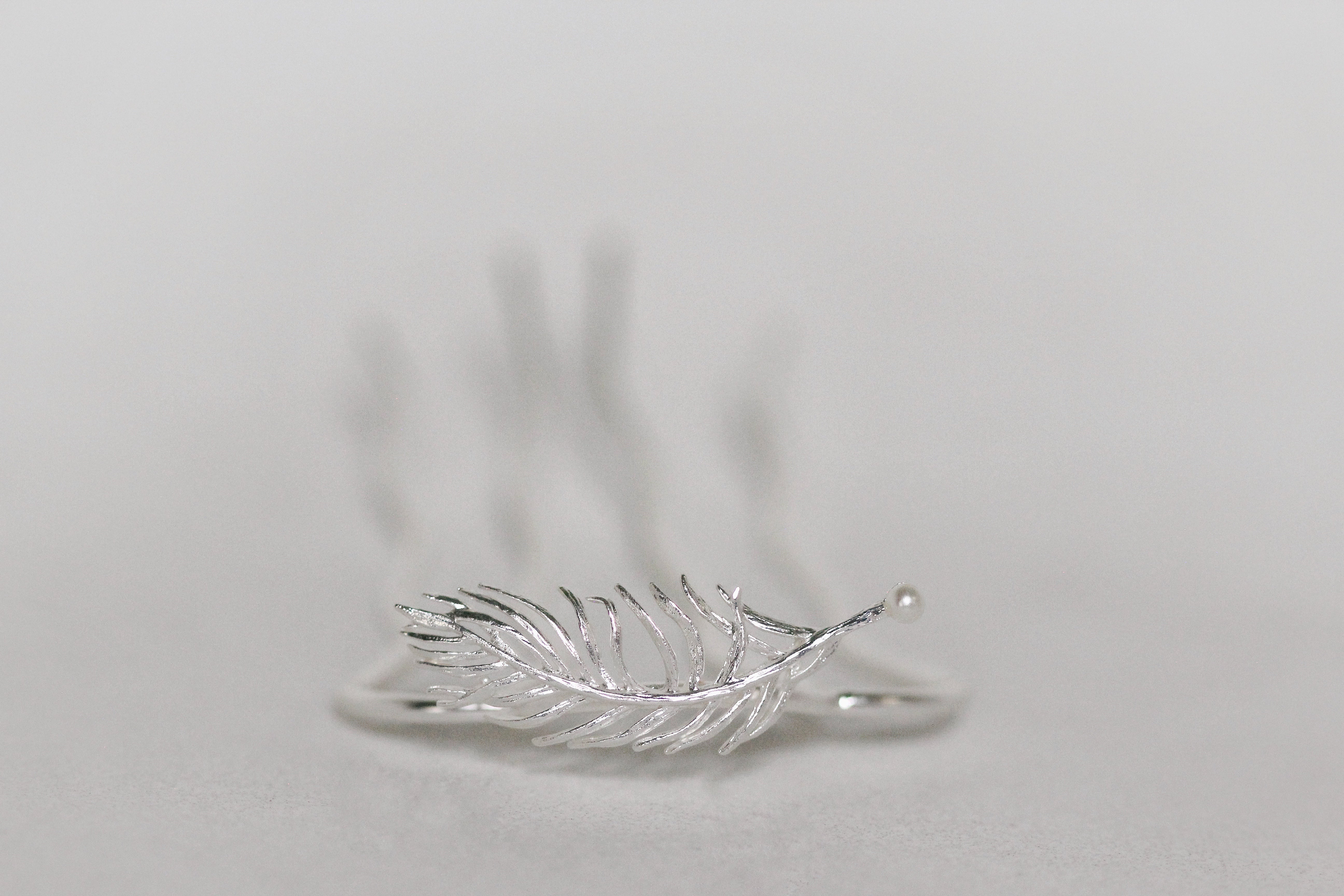 Tiny Feather Hair Prong