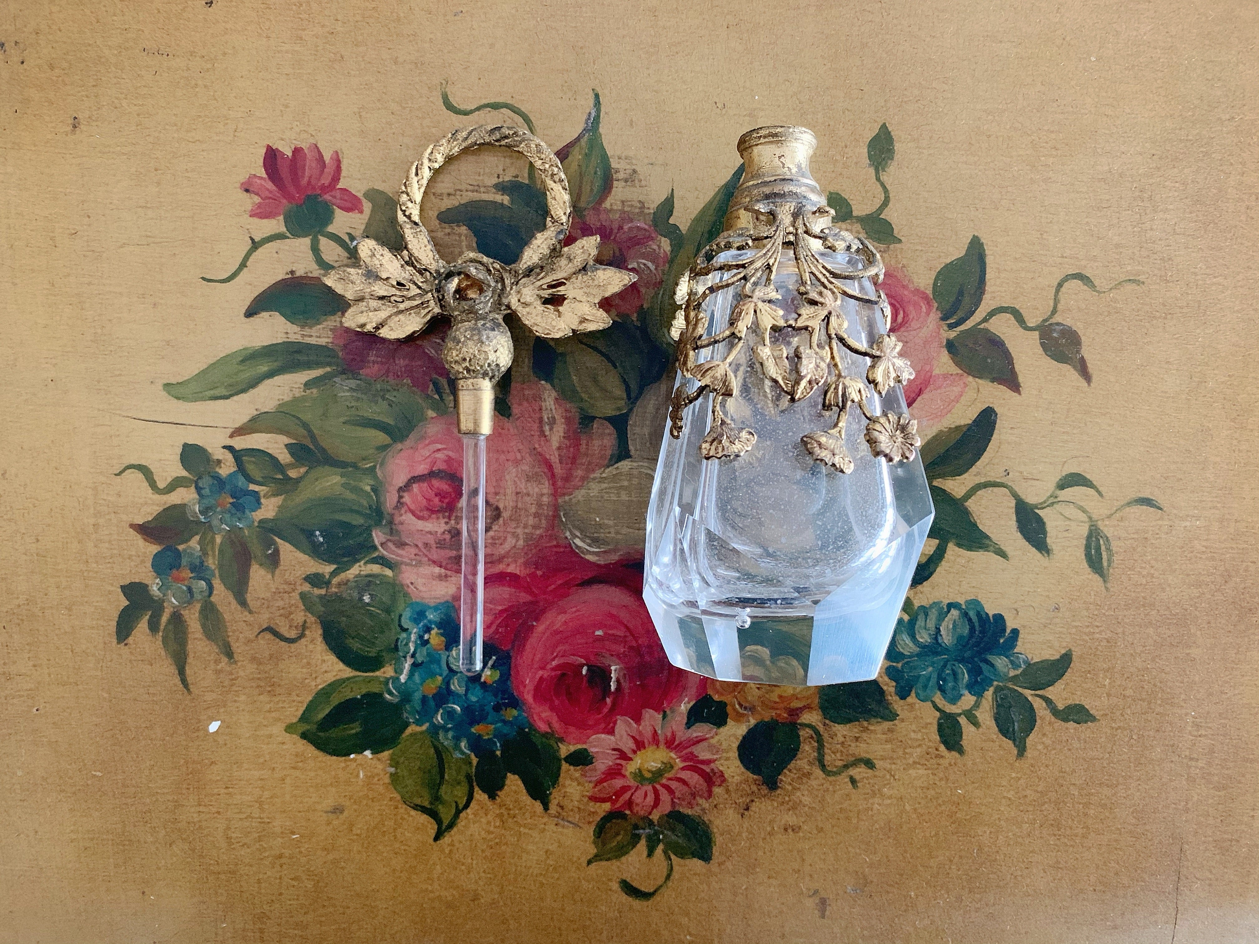 Antique Floral Collar Perfume Bottle