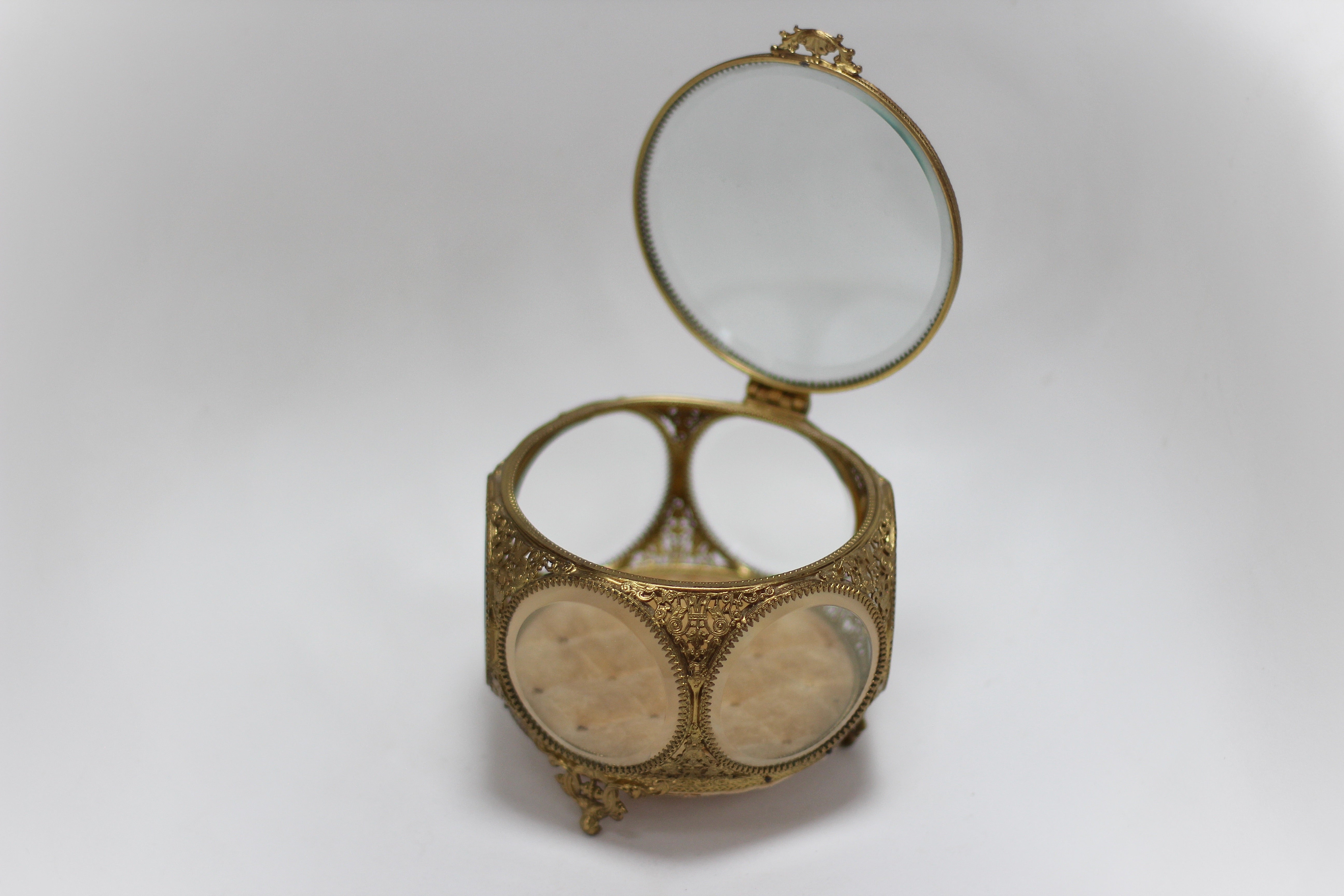 Antique Stylebuilt Jewelry Box
