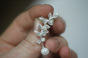 Preorder* Lisa Crystal twigs Ear Cuff