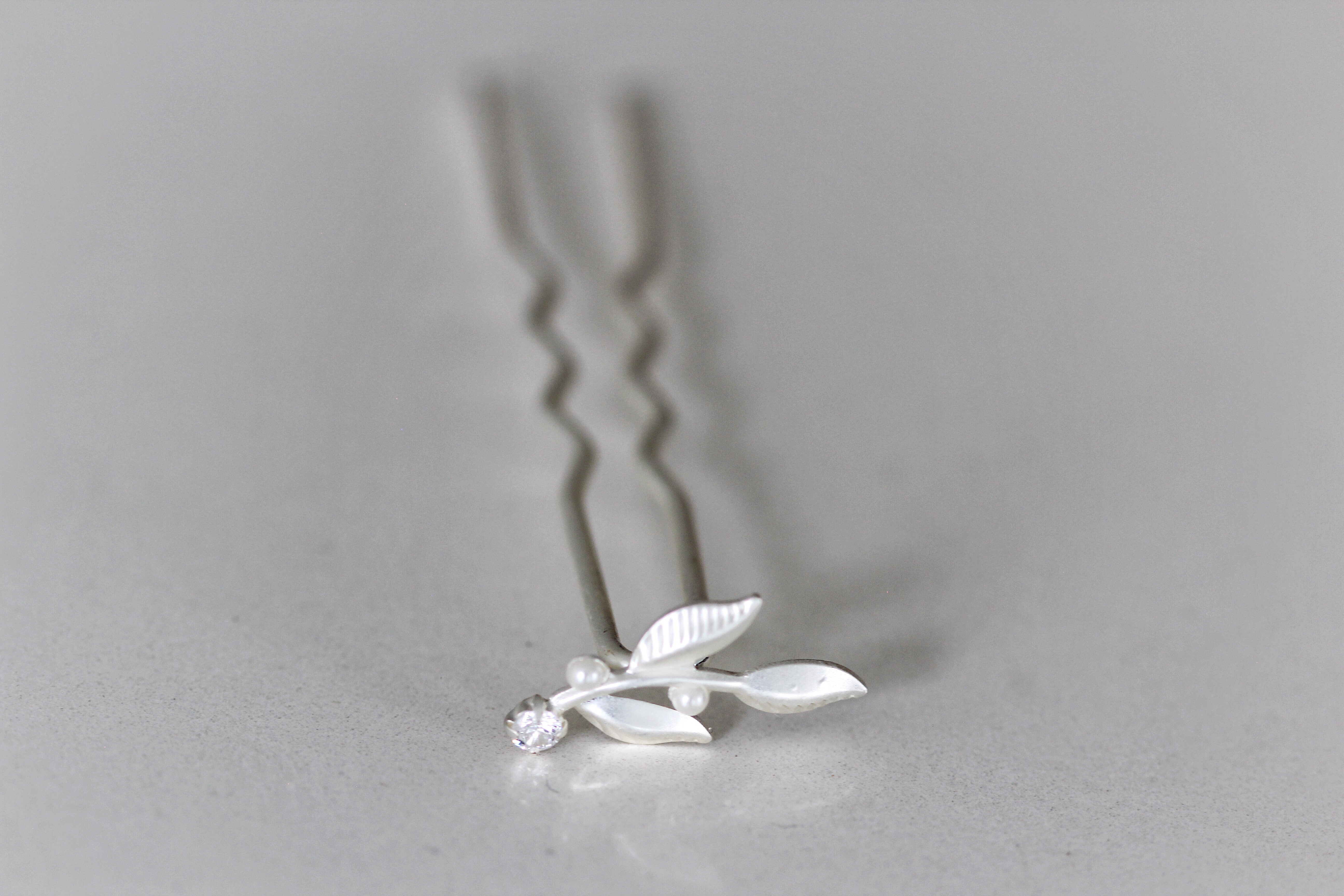 Delicate Twig, pearls & crystal Hair Prong
