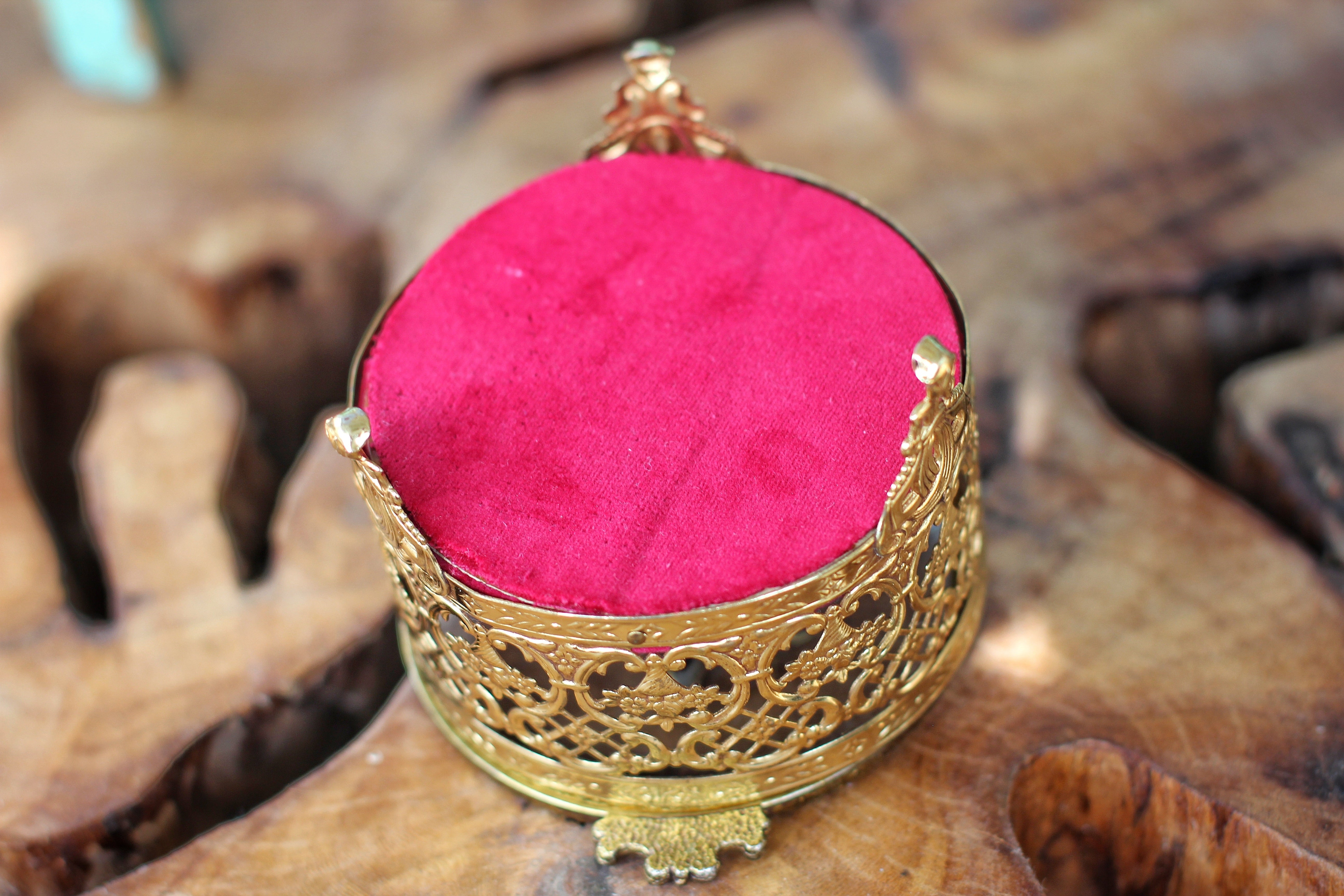 Antique Rose Rounded Jewelry Box