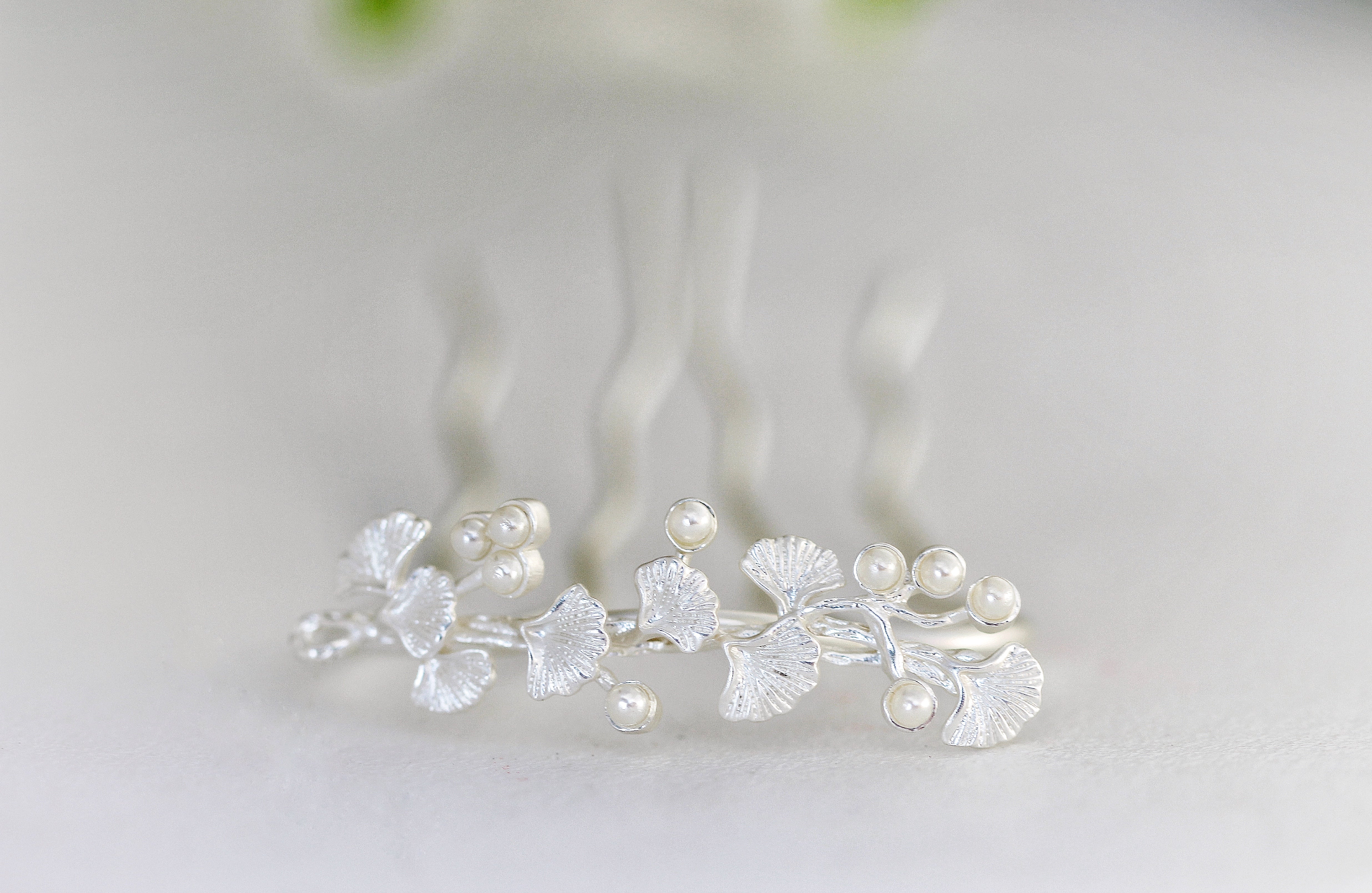 Ginkgo Leaves & Pearls Hair Prong