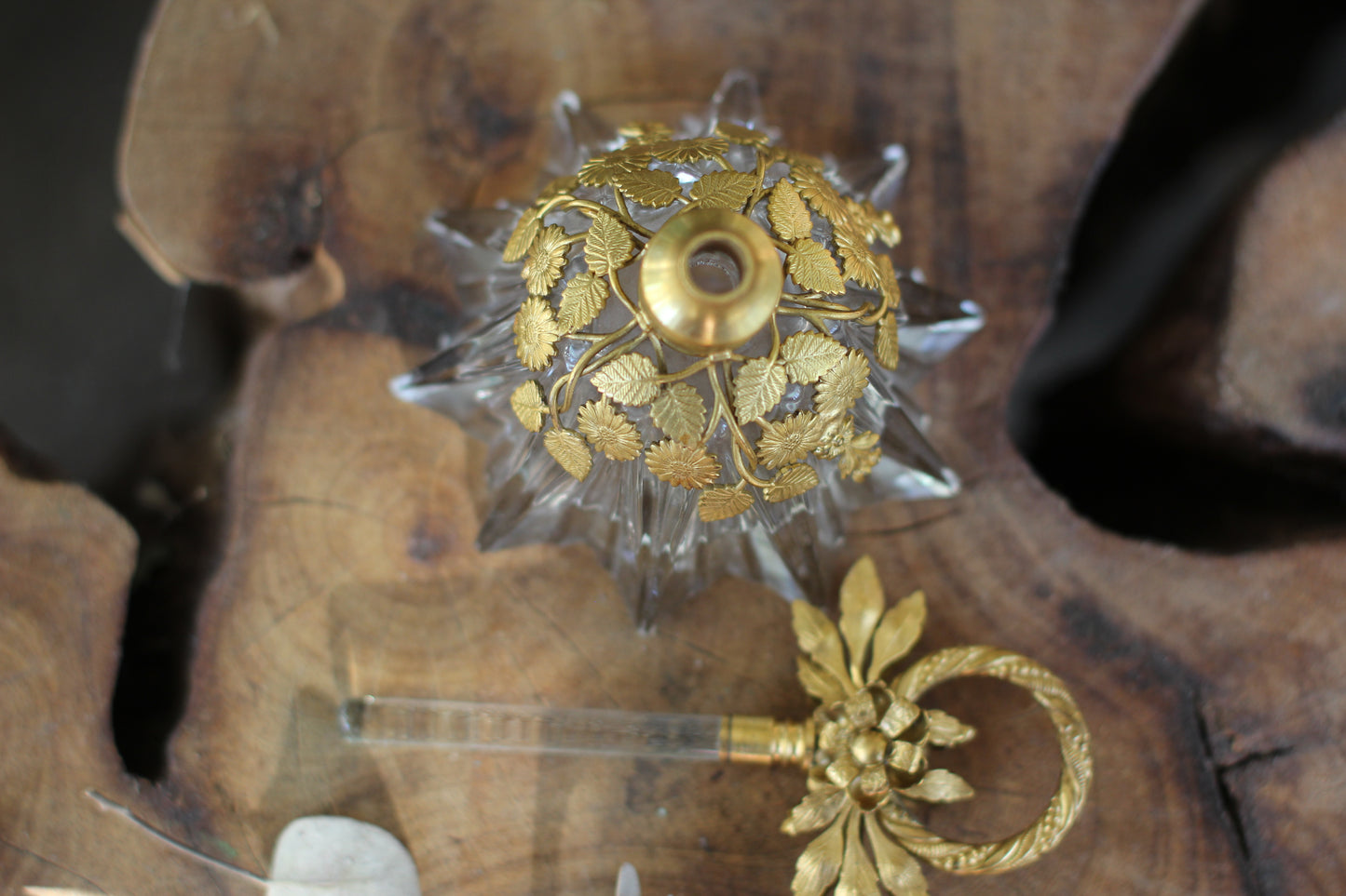 Antique Rare Floral Leaf Collar Perfume Bottle