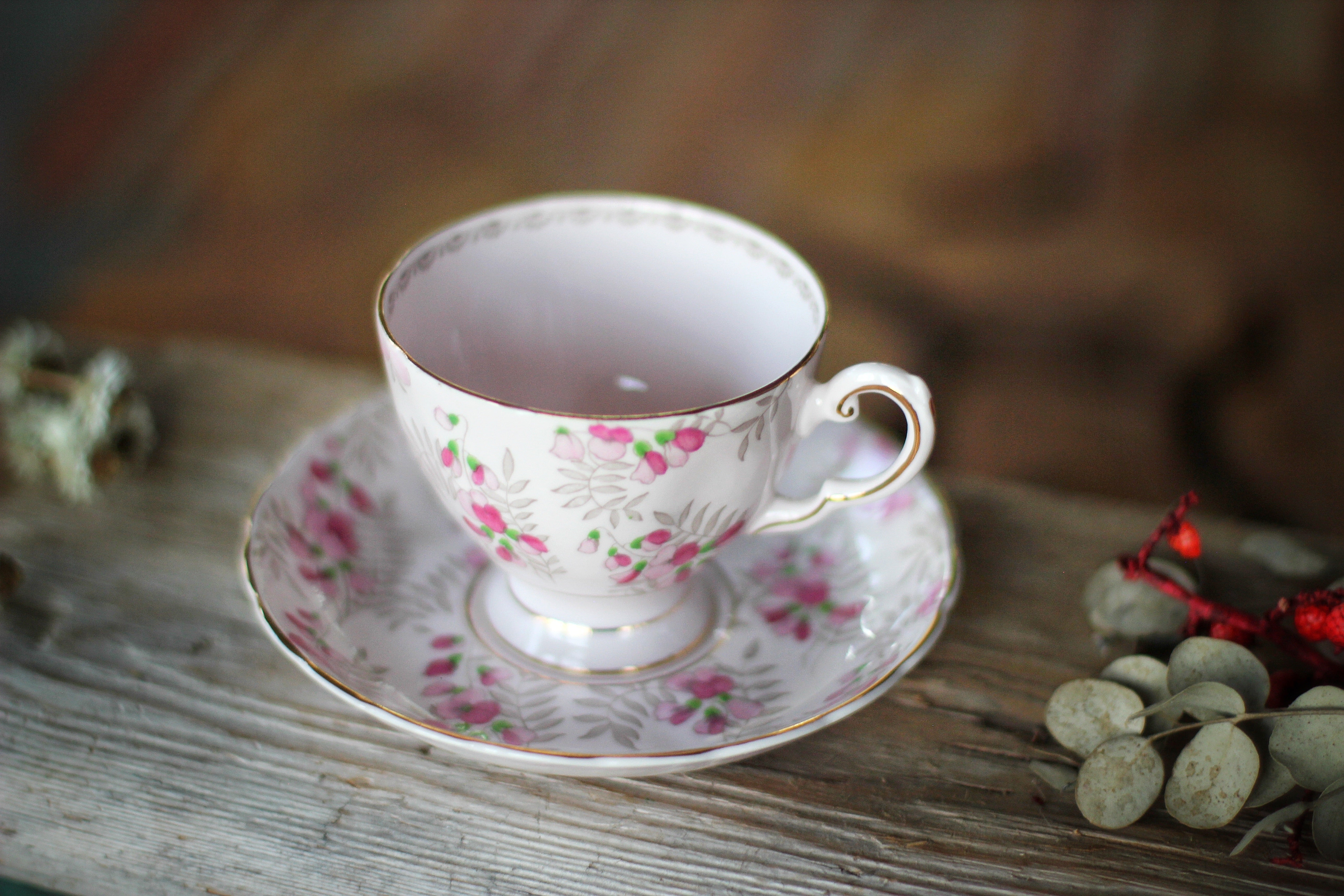 Vintage Sweet Pea Pink Flowers Tuscan Tea Cup Set