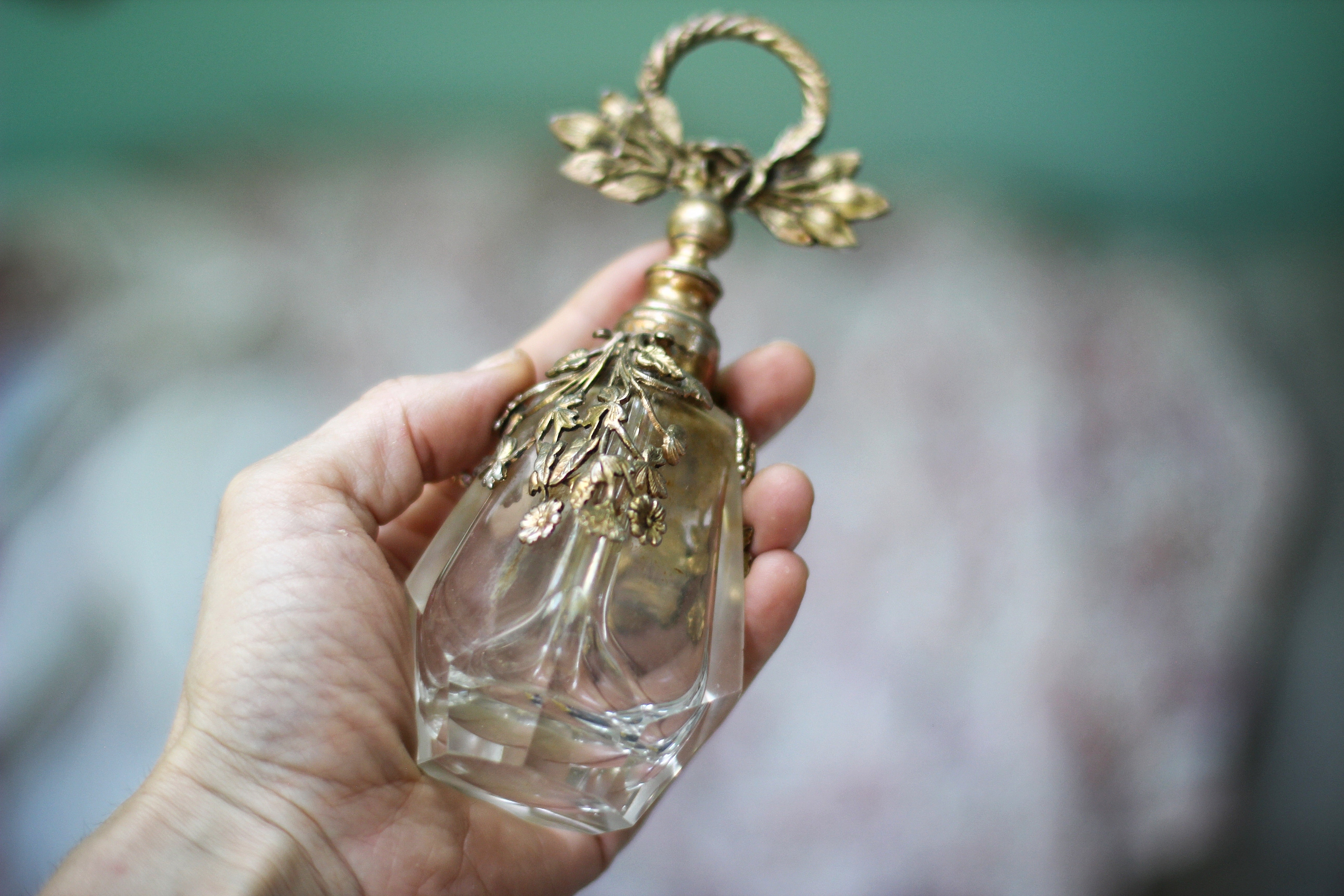 Antique Floral Topper & Collar Perfume Bottle