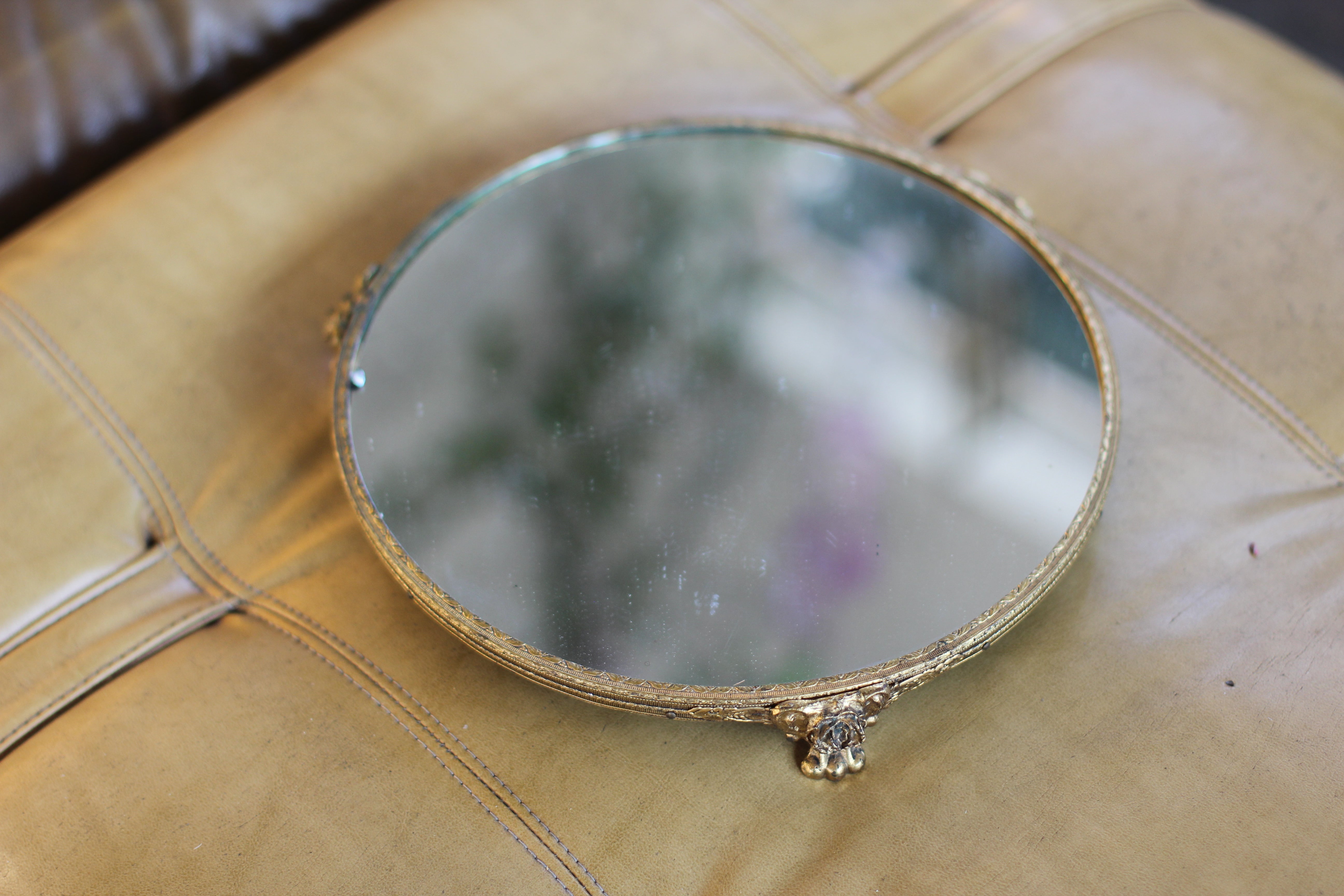 Antique Rounded Lion Claw Feet Mirror Tray
