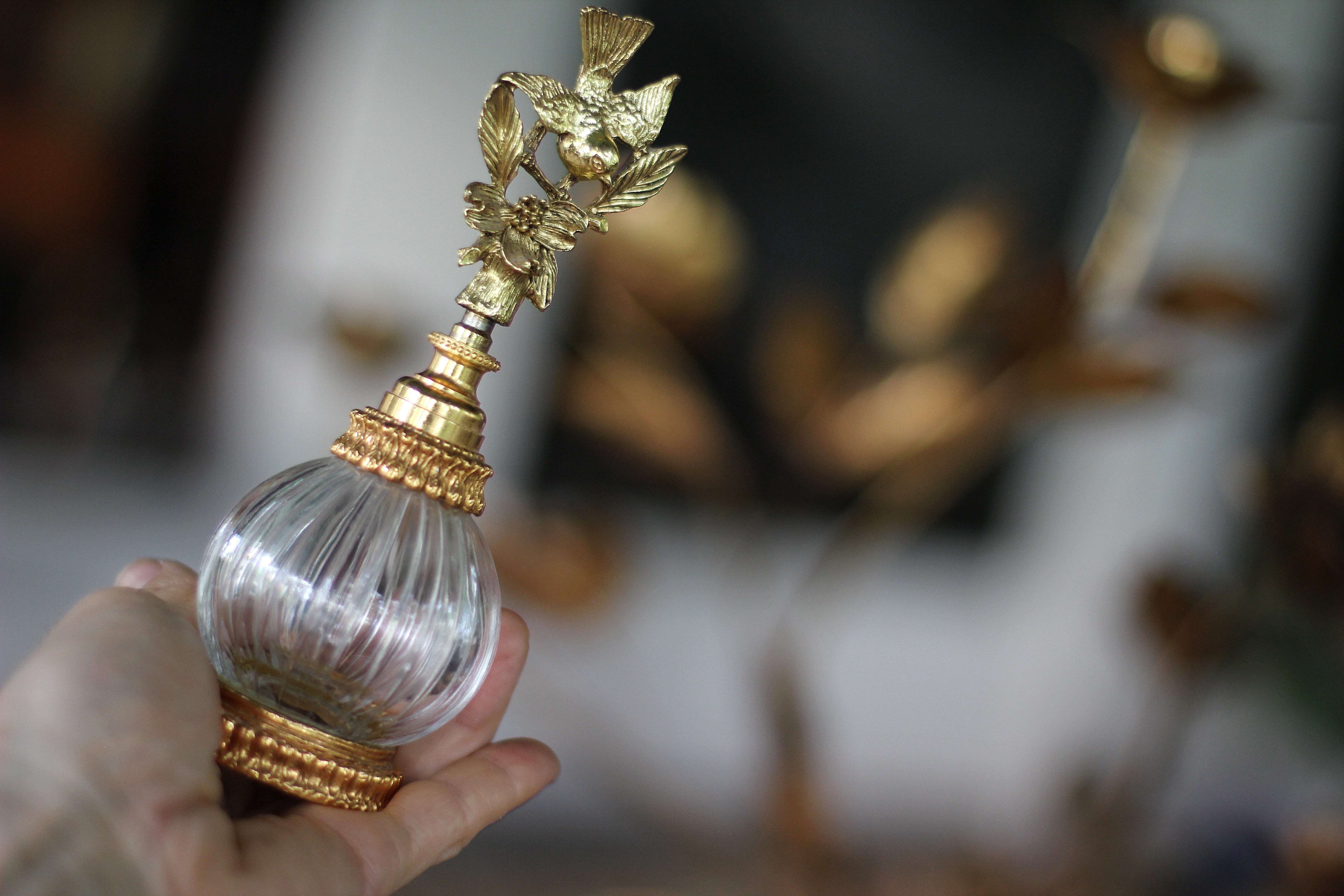 Antique Stylebuilt Birds Dogwood Flowers Perfume Bottle