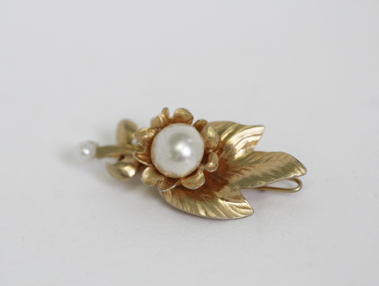Tiny Floral Pearl Barrette