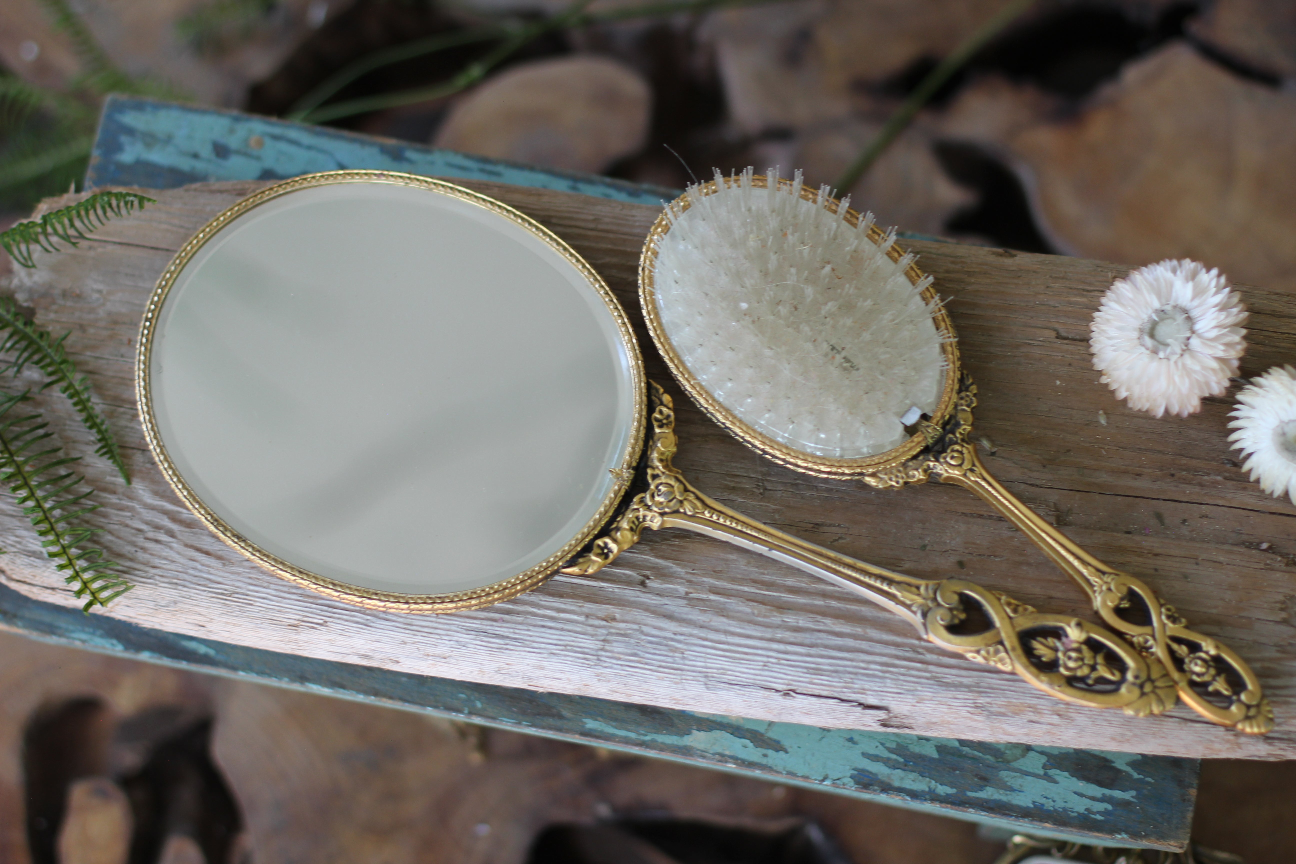 Antique Raised Flower Bouquet Vanity Set