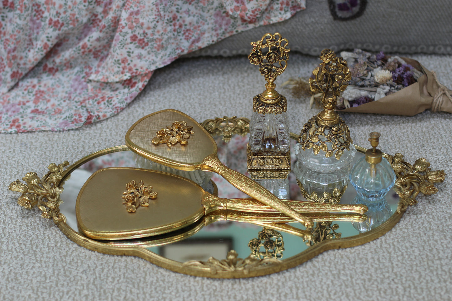 Antique Floral Vanity Set