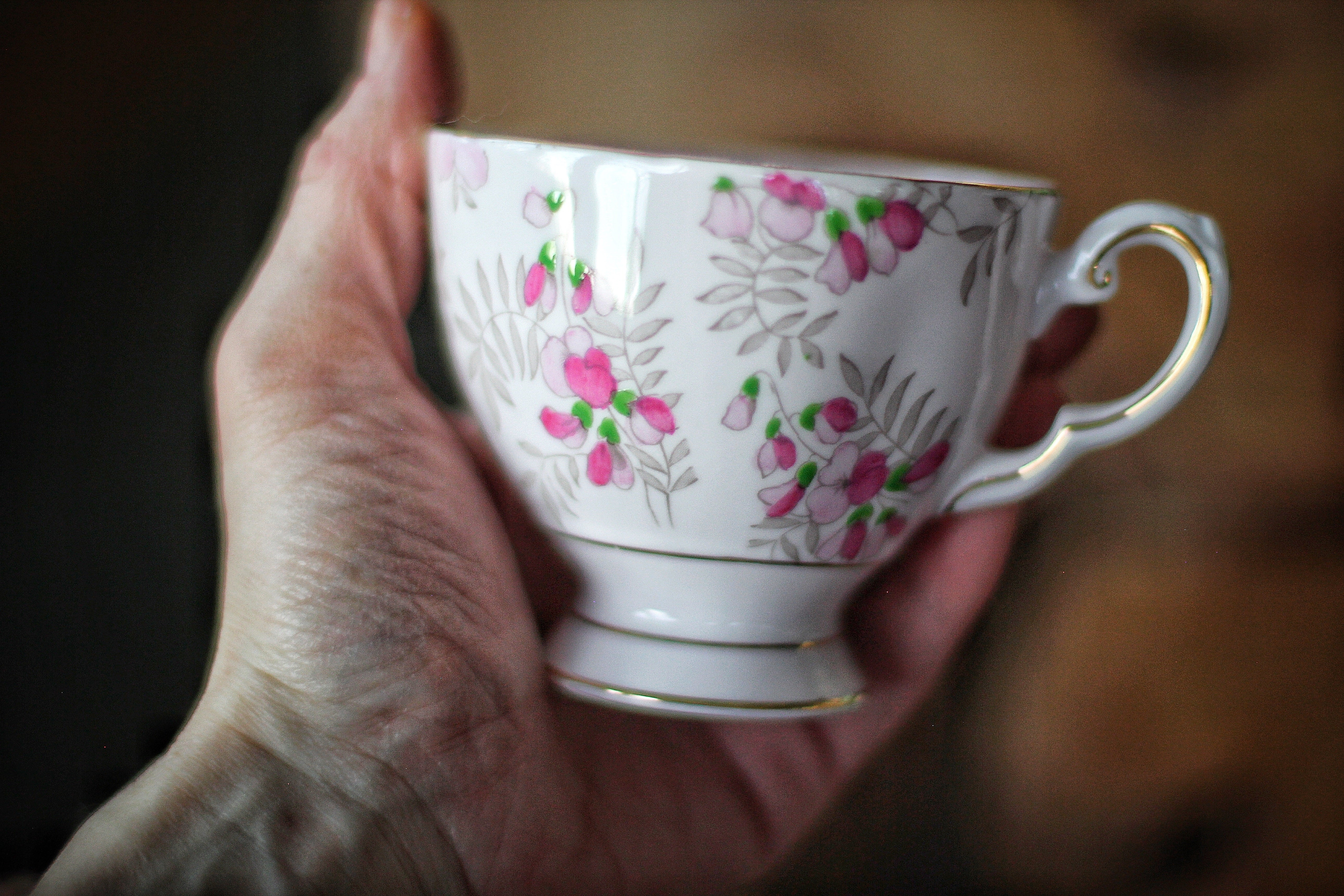 Vintage Sweet Pea Pink Flowers Tuscan Tea Cup Set