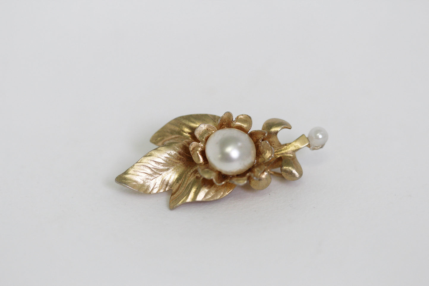Tiny Floral Pearl Barrette