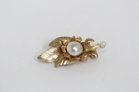 Tiny Floral Pearl Barrette