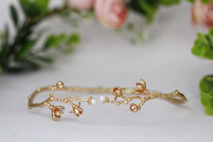 Magnolia Branch Floral Choker