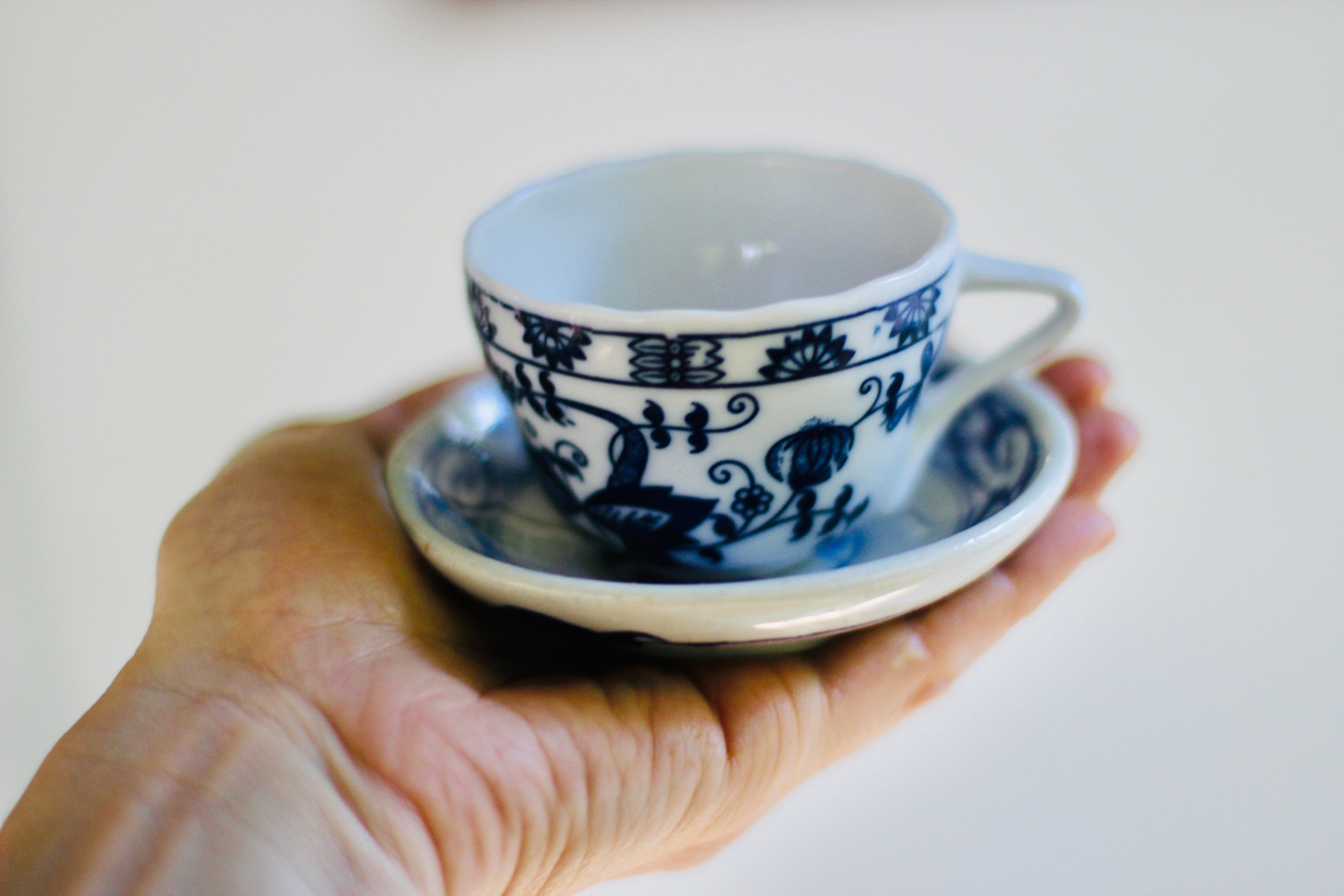 Antique Blue & White Tea Cup Set