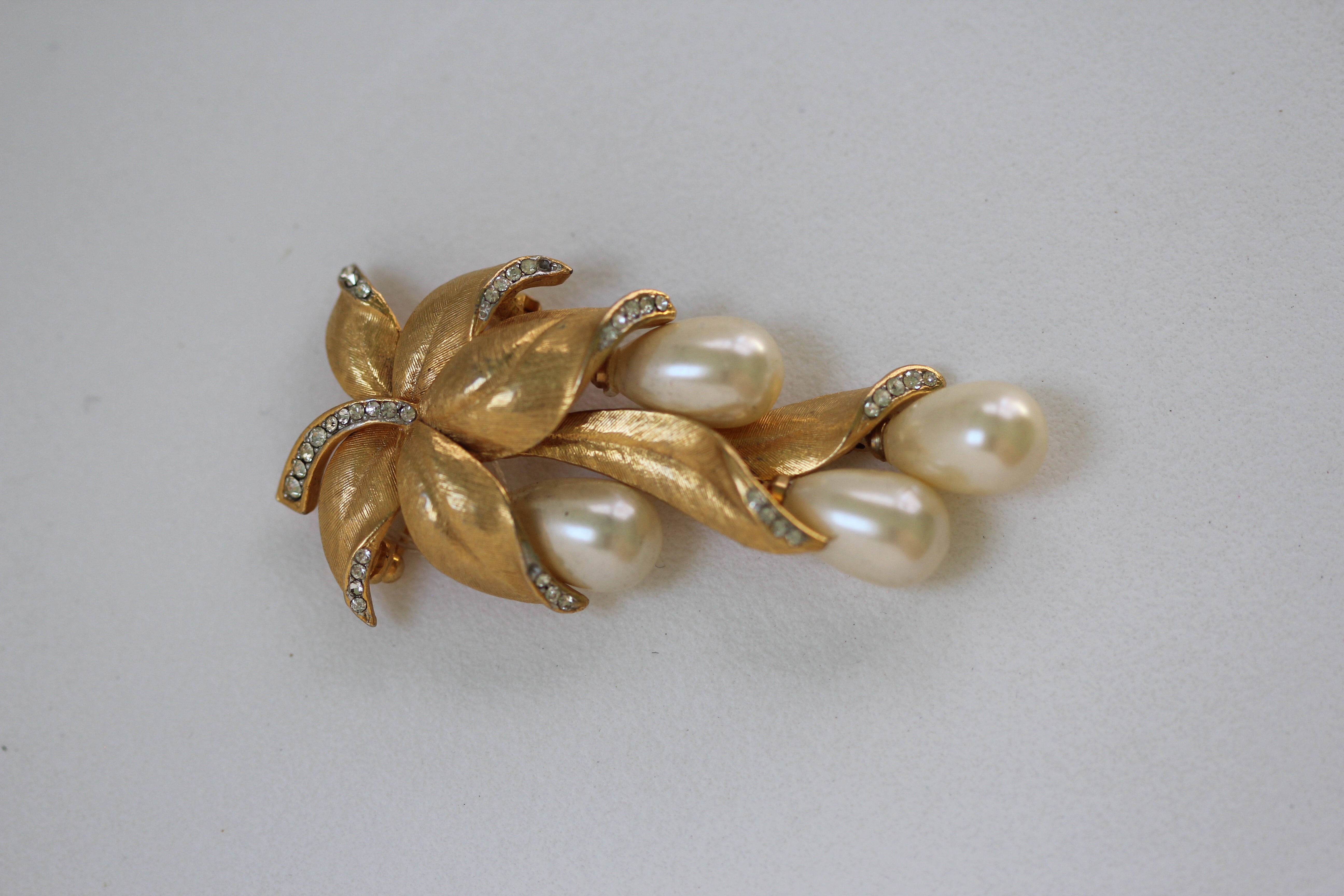 Pearls cluster Brooch
