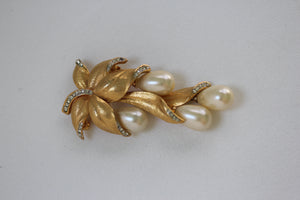 Pearls cluster Brooch