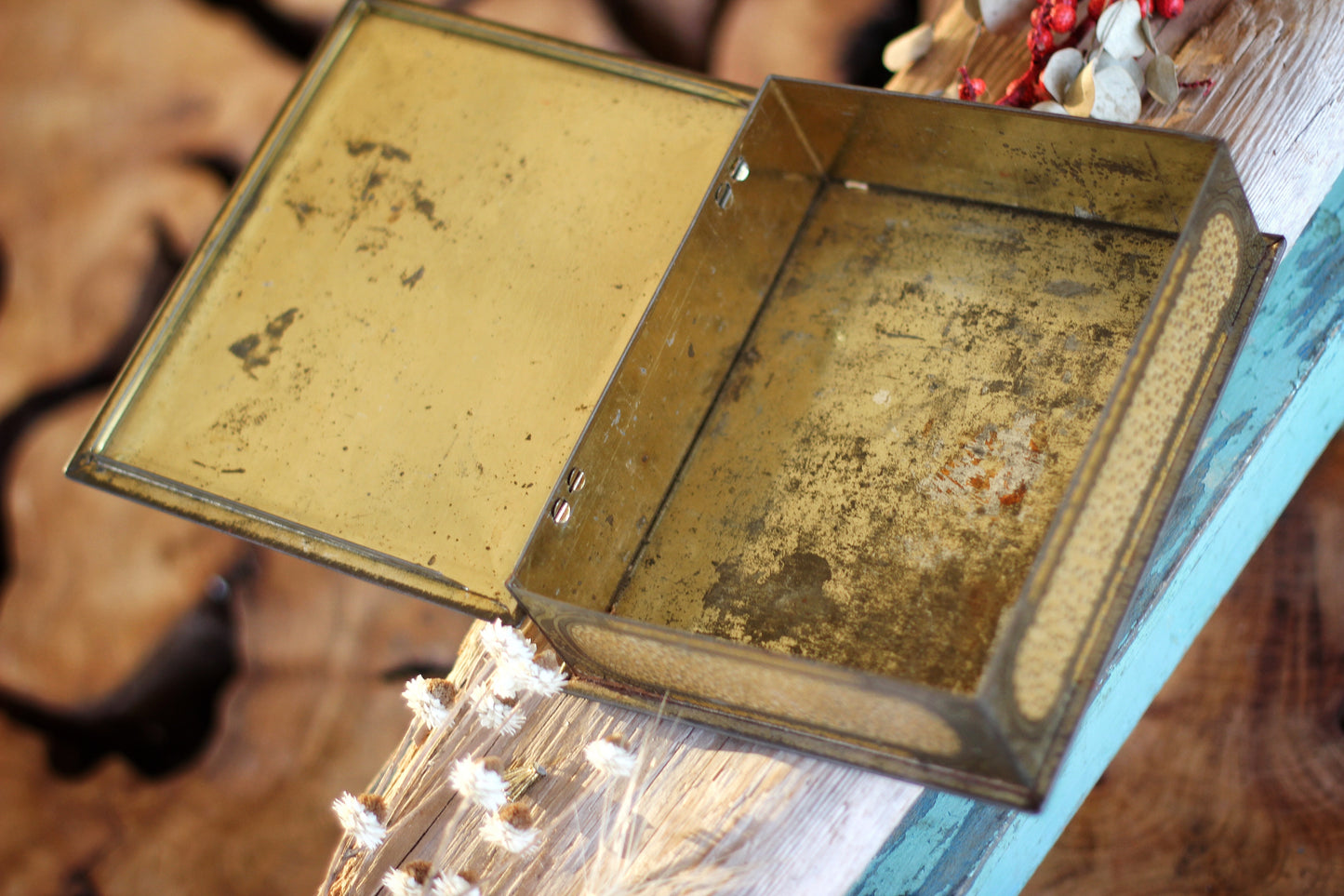 Vintage Whitman's Salmagundi Tin Box