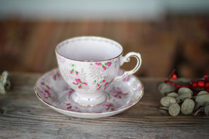 Vintage Sweet Pea Pink Flowers Tuscan Tea Cup Set
