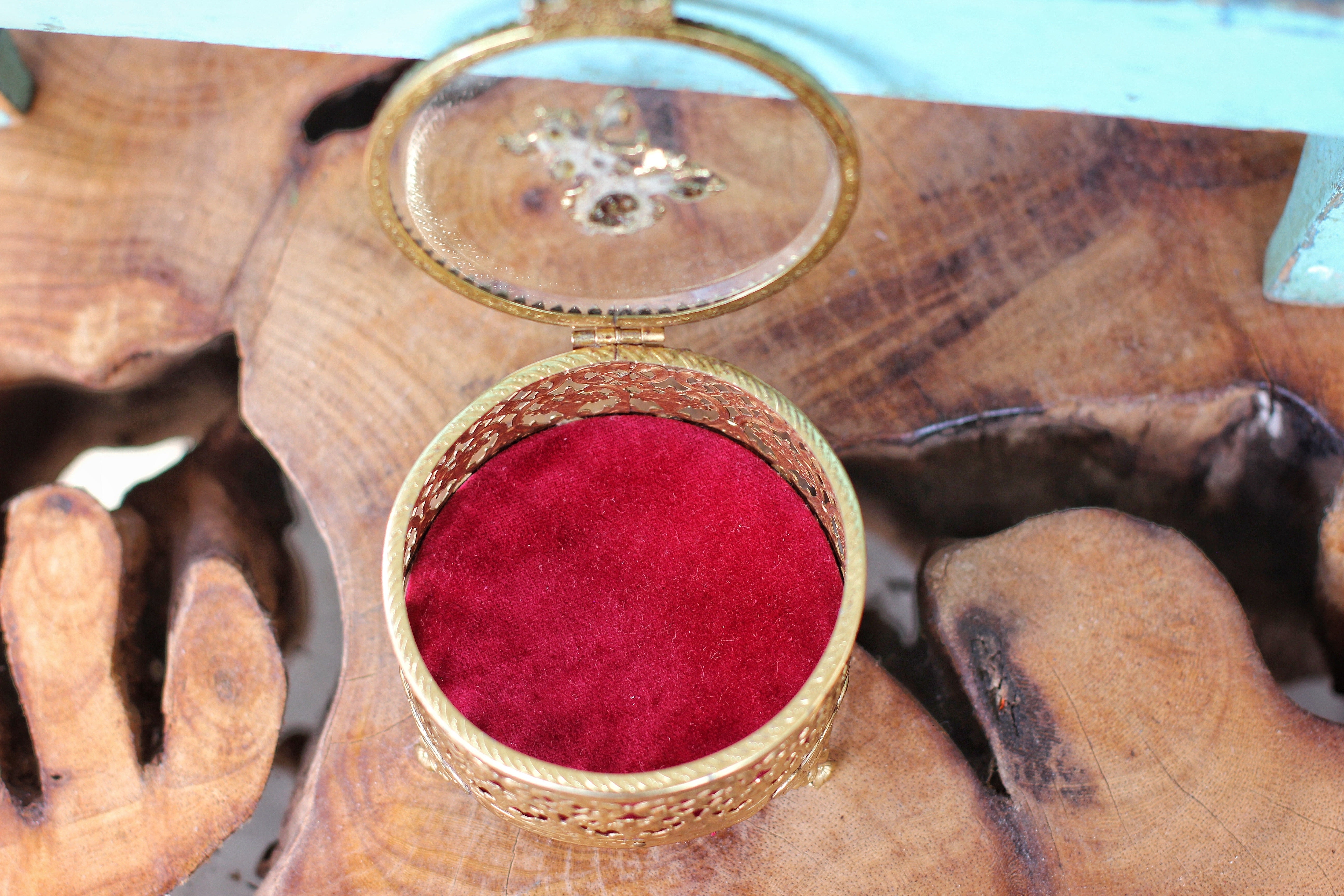 Antique Rose Rounded Jewelry Box