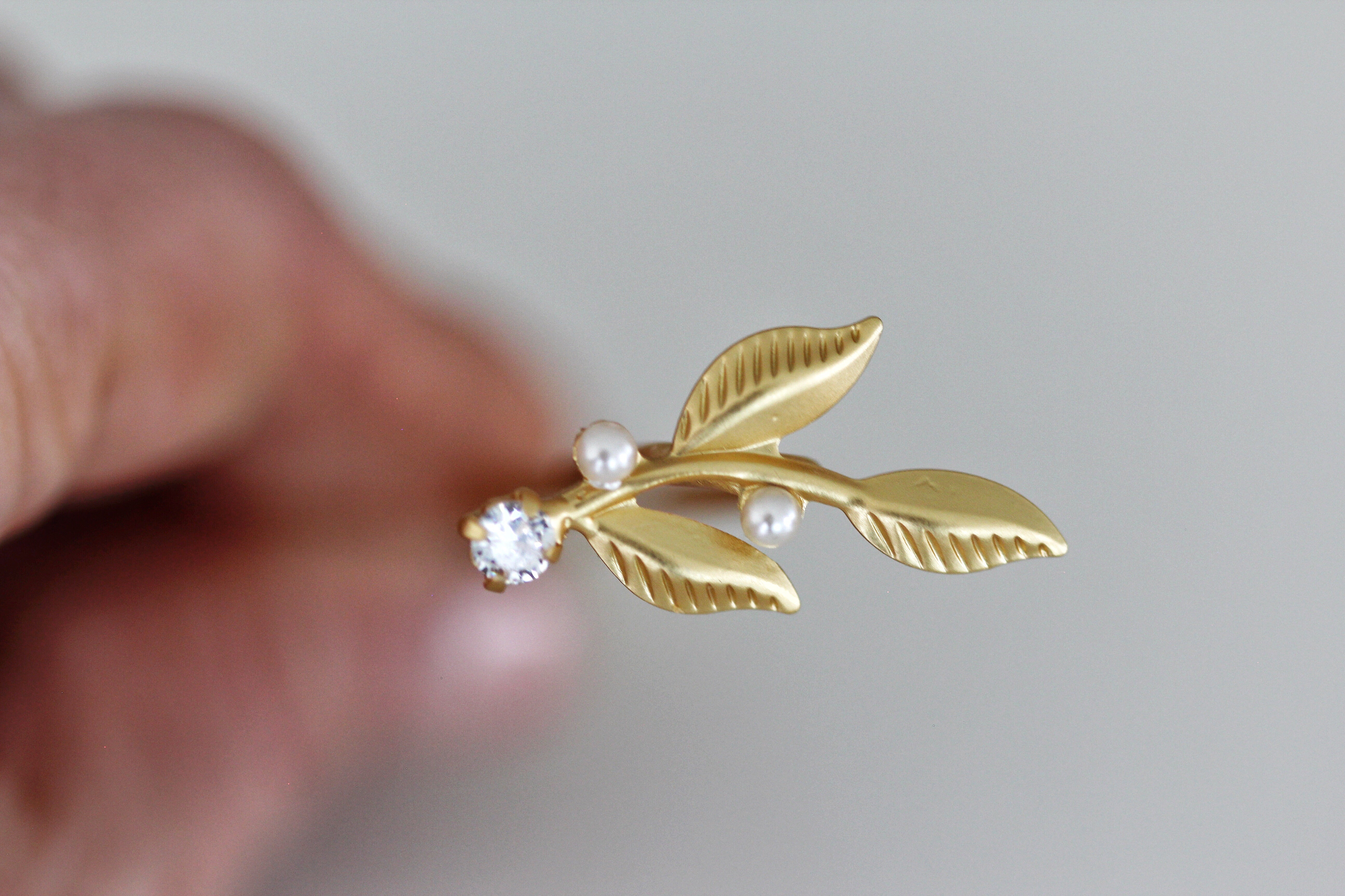 Delicate Twig, pearls & crystal Hair Prong