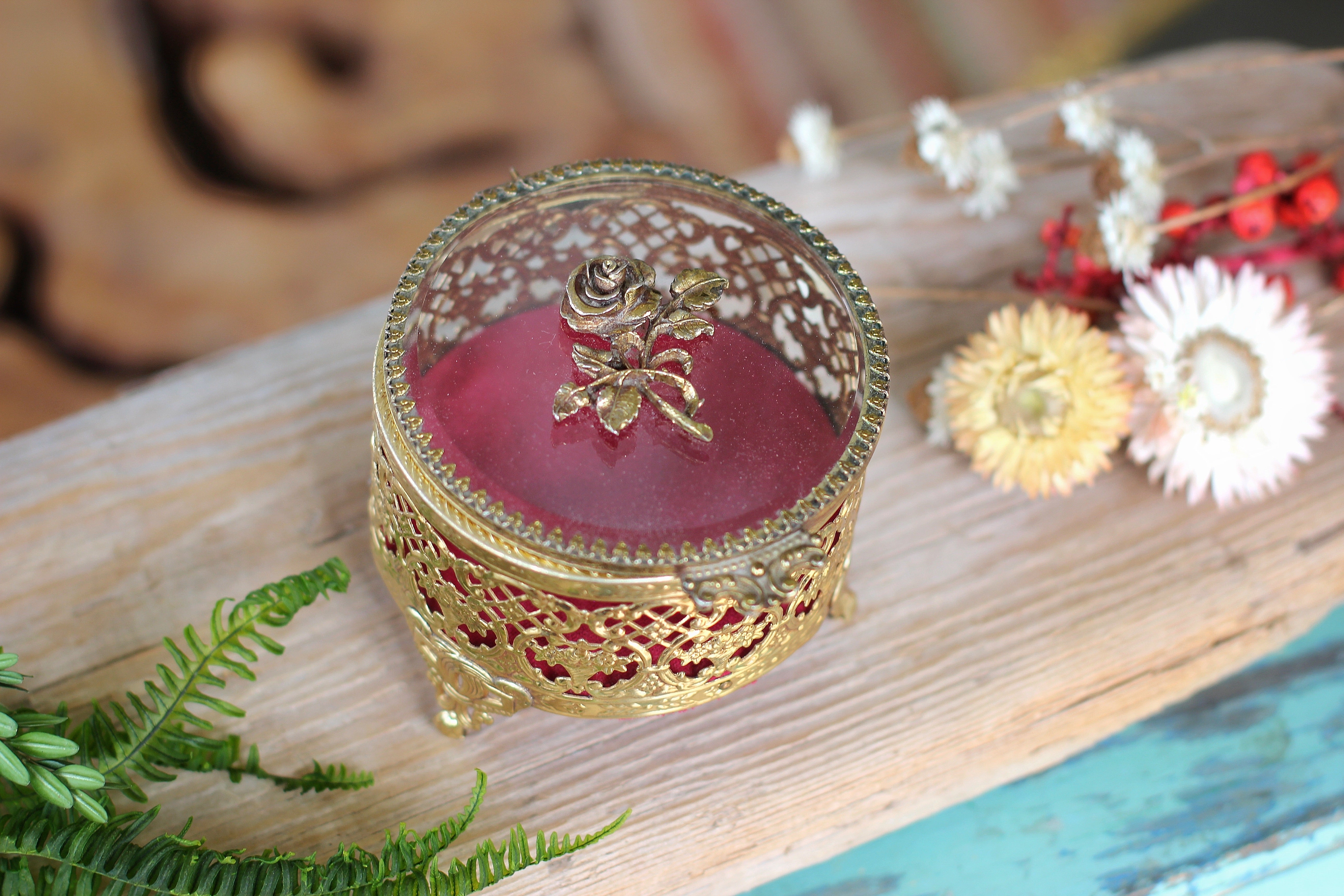 Antique Rose Rounded Jewelry Box